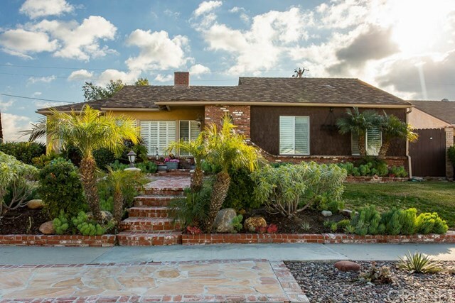 Property Photo:  6526 Yolanda Avenue  CA 91335 