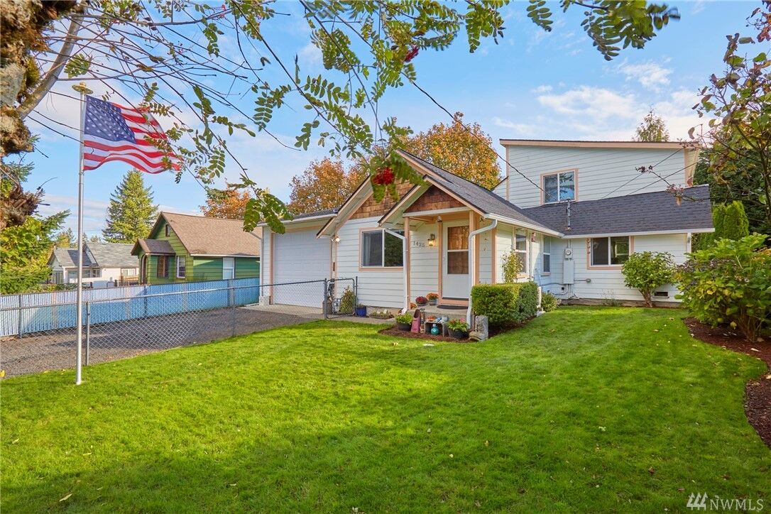 Property Photo: 1425 Flower Ave WA 98366