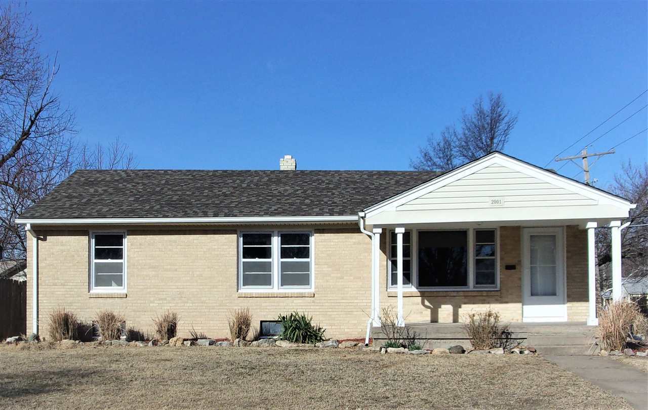 Property Photo:  2001 S Parkwood Ln  KS 67218 