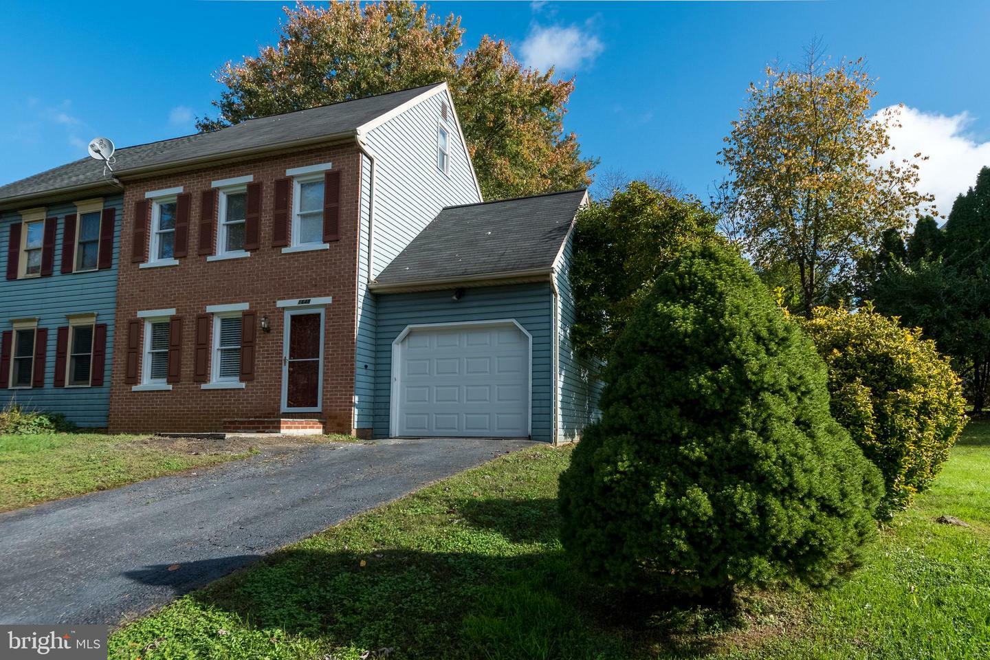 Property Photo:  1648 Chadwick Circle  PA 17603 