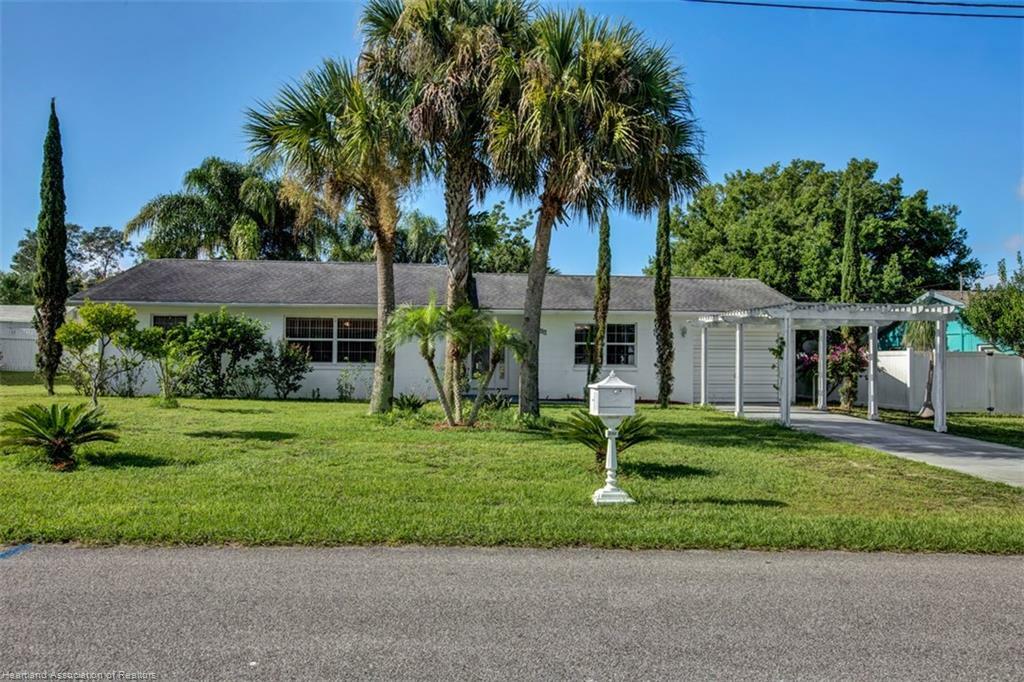 Property Photo:  502 E Circle Street  FL 33825 