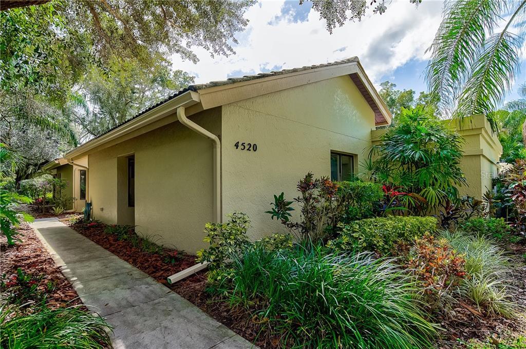 Property Photo: 4520 Ascot Circle N FL 34235