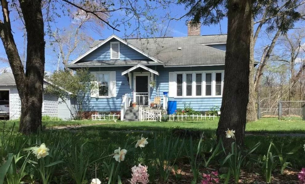 Property Photo:  800 Norway Street  MI 49304 