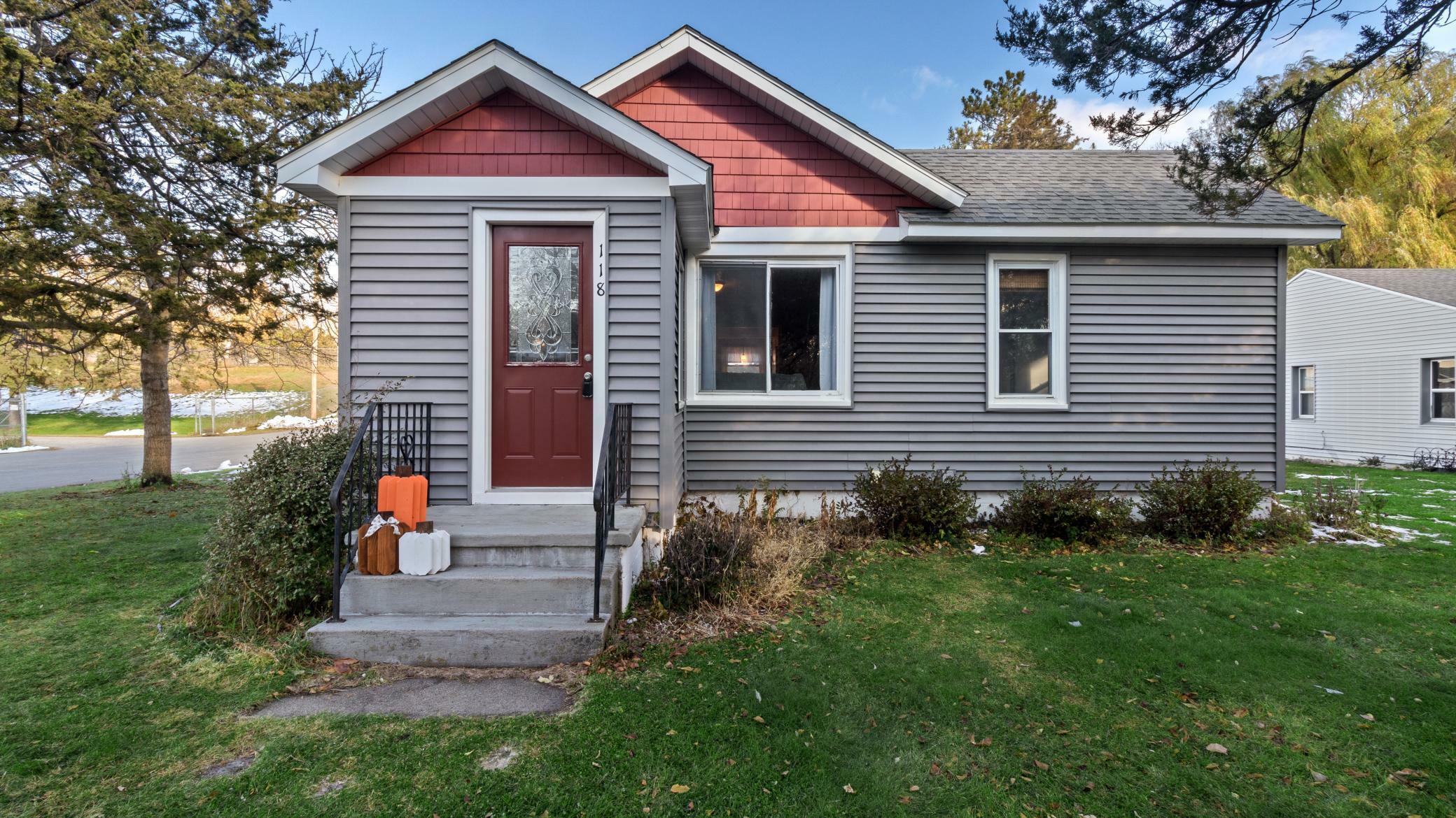 Property Photo:  118 Central Avenue W  MN 56273 