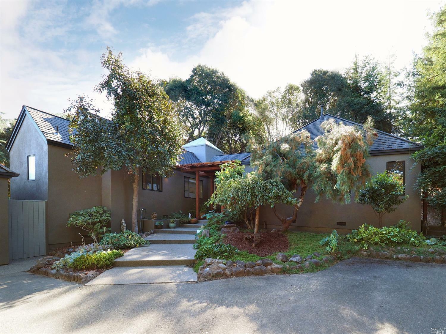 Property Photo:  1033 Mackey Court  CA 95472 