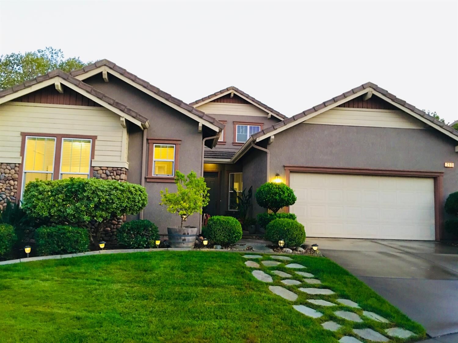 Property Photo: 260 Cashman Circle CA 95835