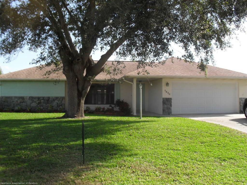 Property Photo:  1620 Homestead Street  FL 33870 