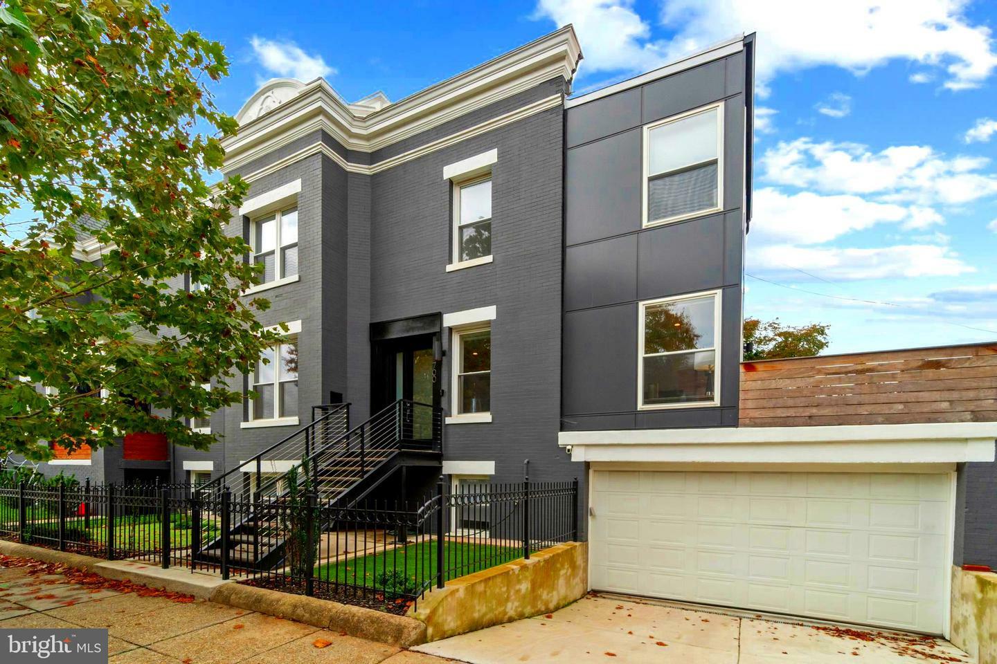 Property Photo:  700 6th Street NE  DC 20002 