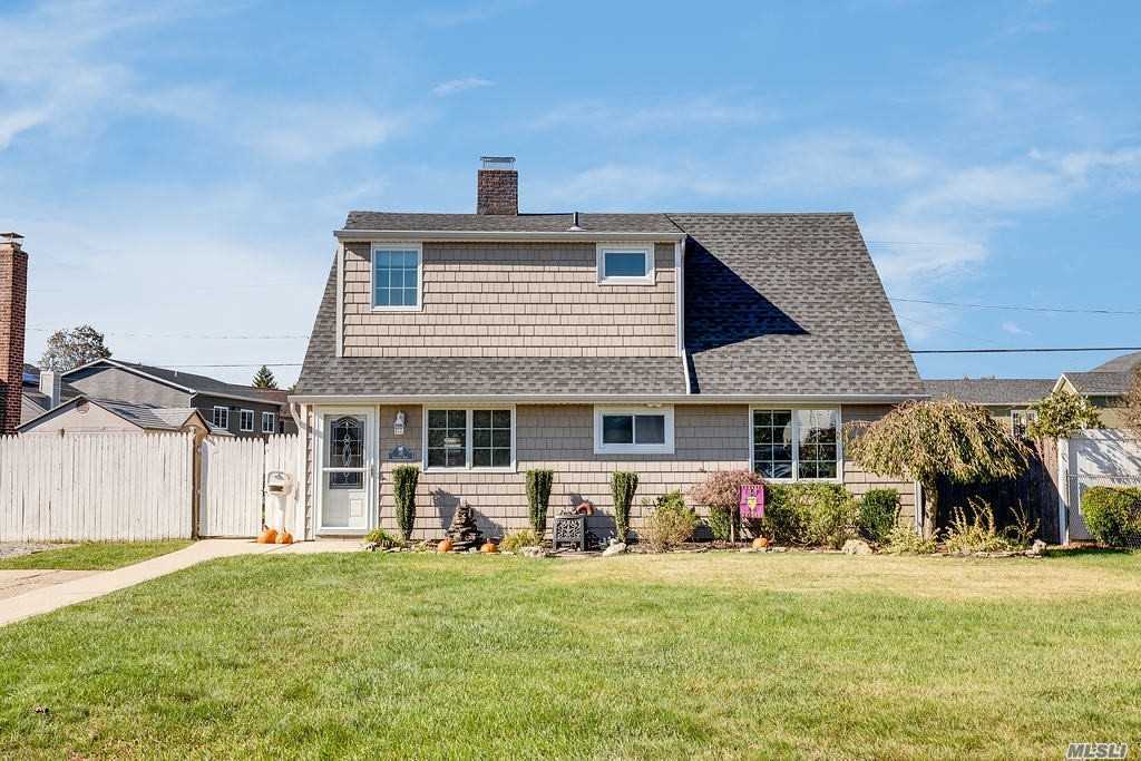 Property Photo:  38 Lowland Road  NY 11756 