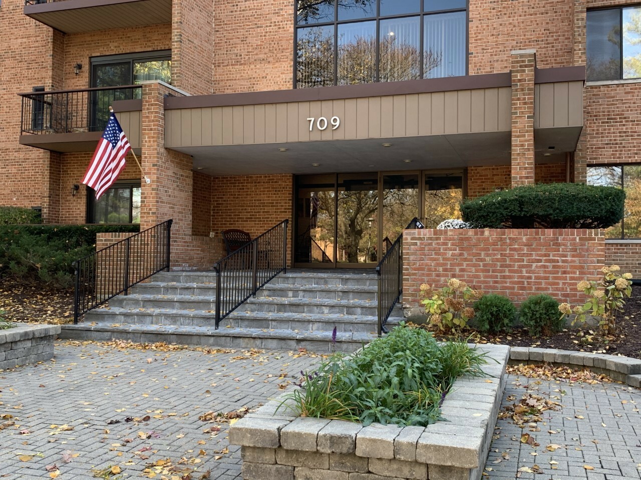Property Photo: 709 79th Street 104 IL 60561