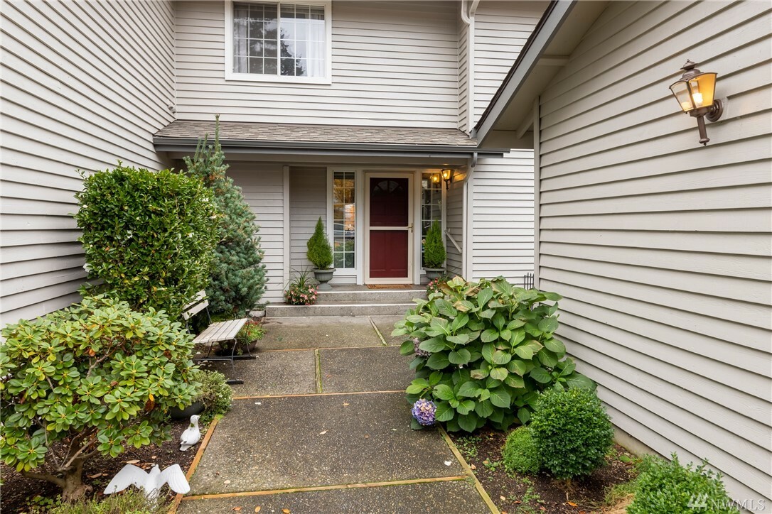 Property Photo:  11412 SE 65th St  WA 98006 