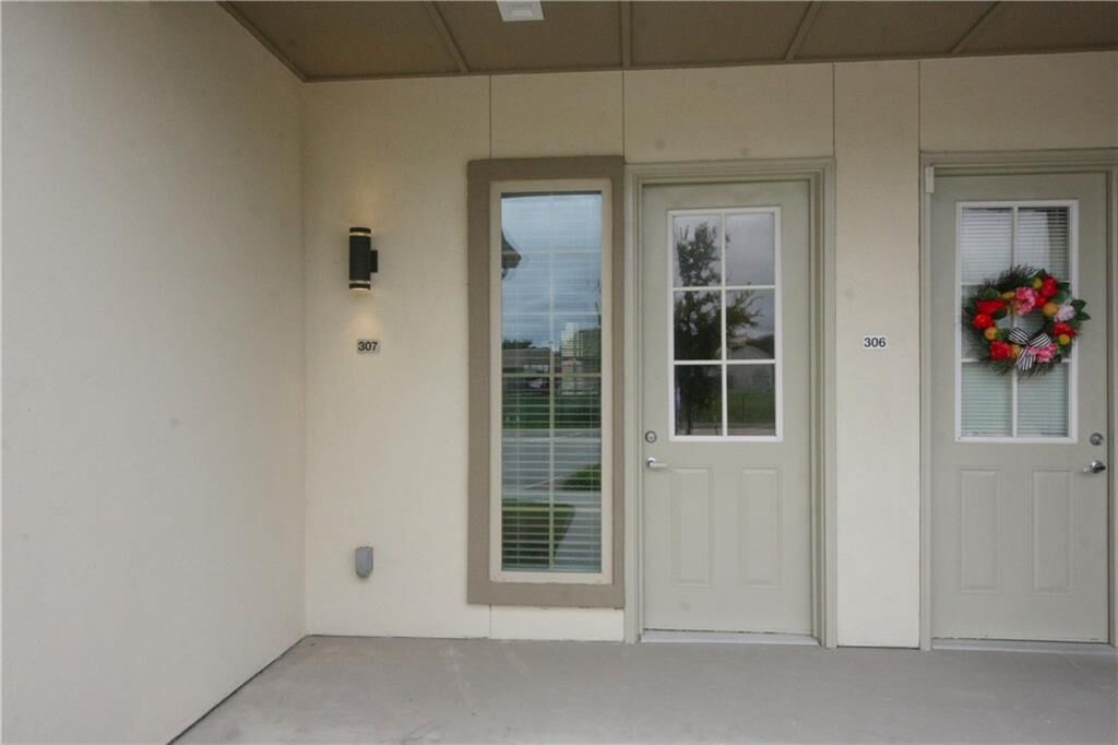 Property Photo:  2400 Louis Henna Boulevard 305  TX 78664 