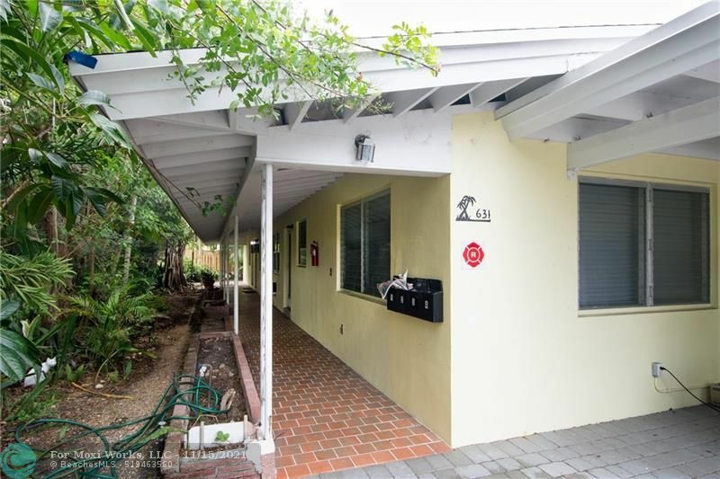 Property Photo:  631 NE 17th Way 2  FL 33304 