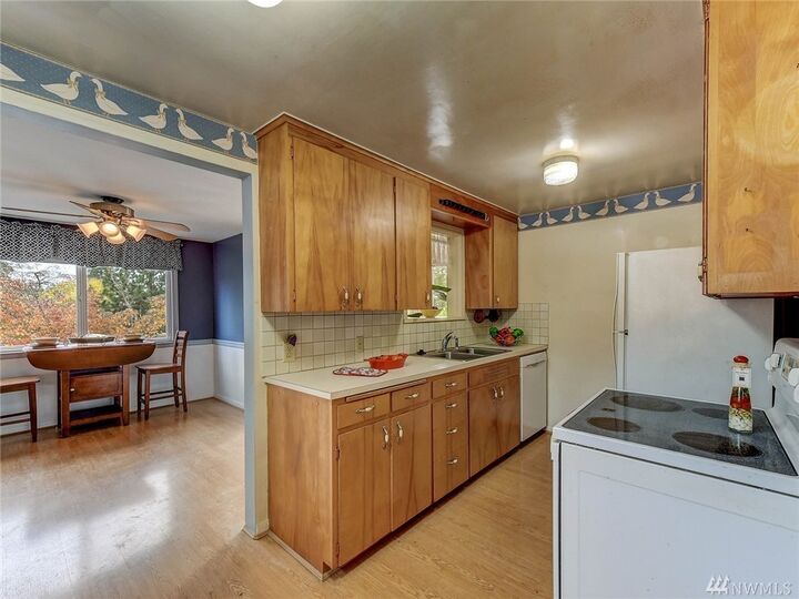 Property Photo: 15820 9th Ave NE WA 98155