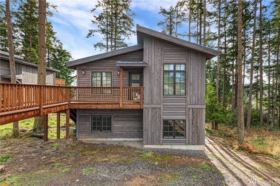 Property Photo:  563 Finnegan Ridge 1  WA 98250 