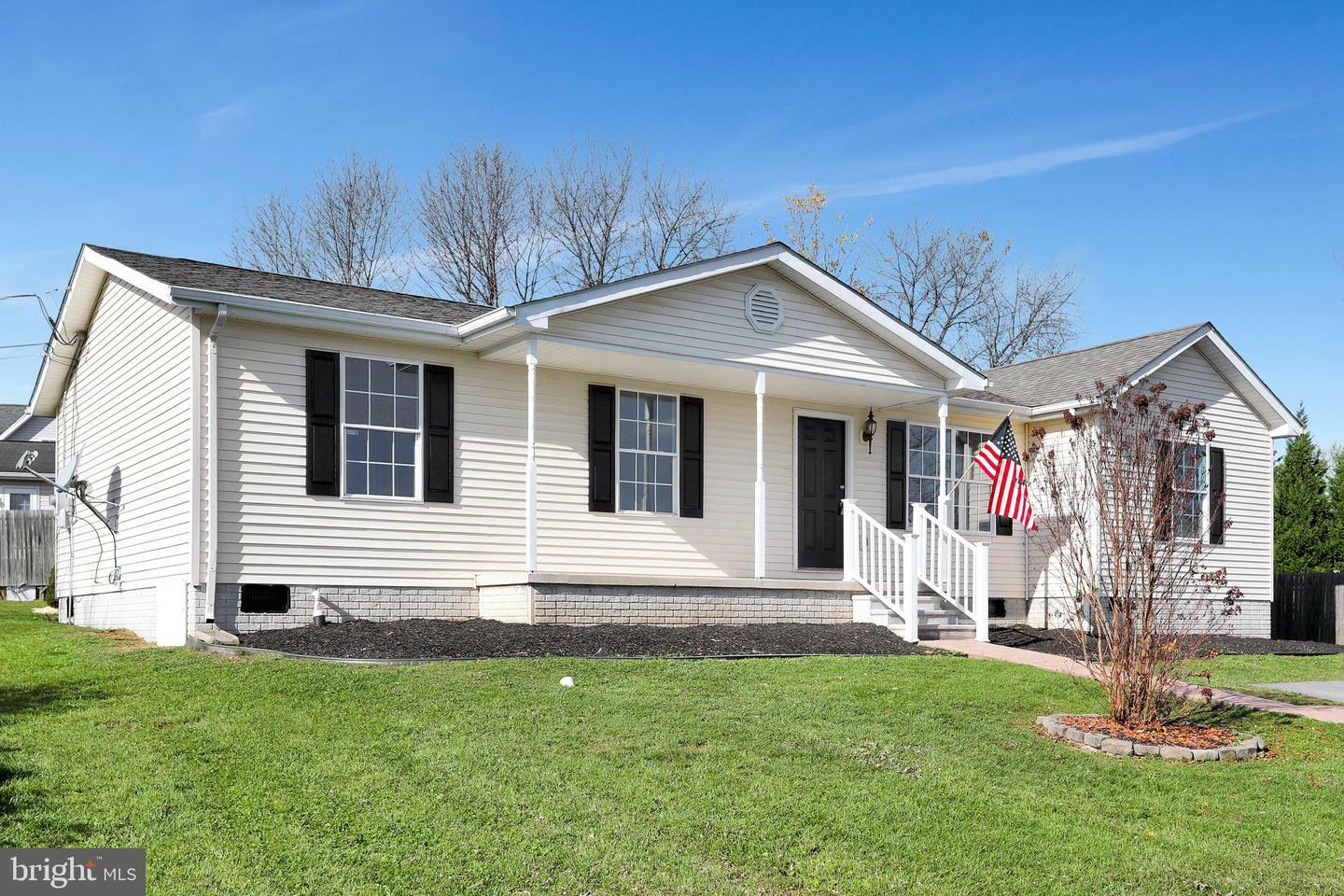 Property Photo: 308 Bumblebee WV 25404