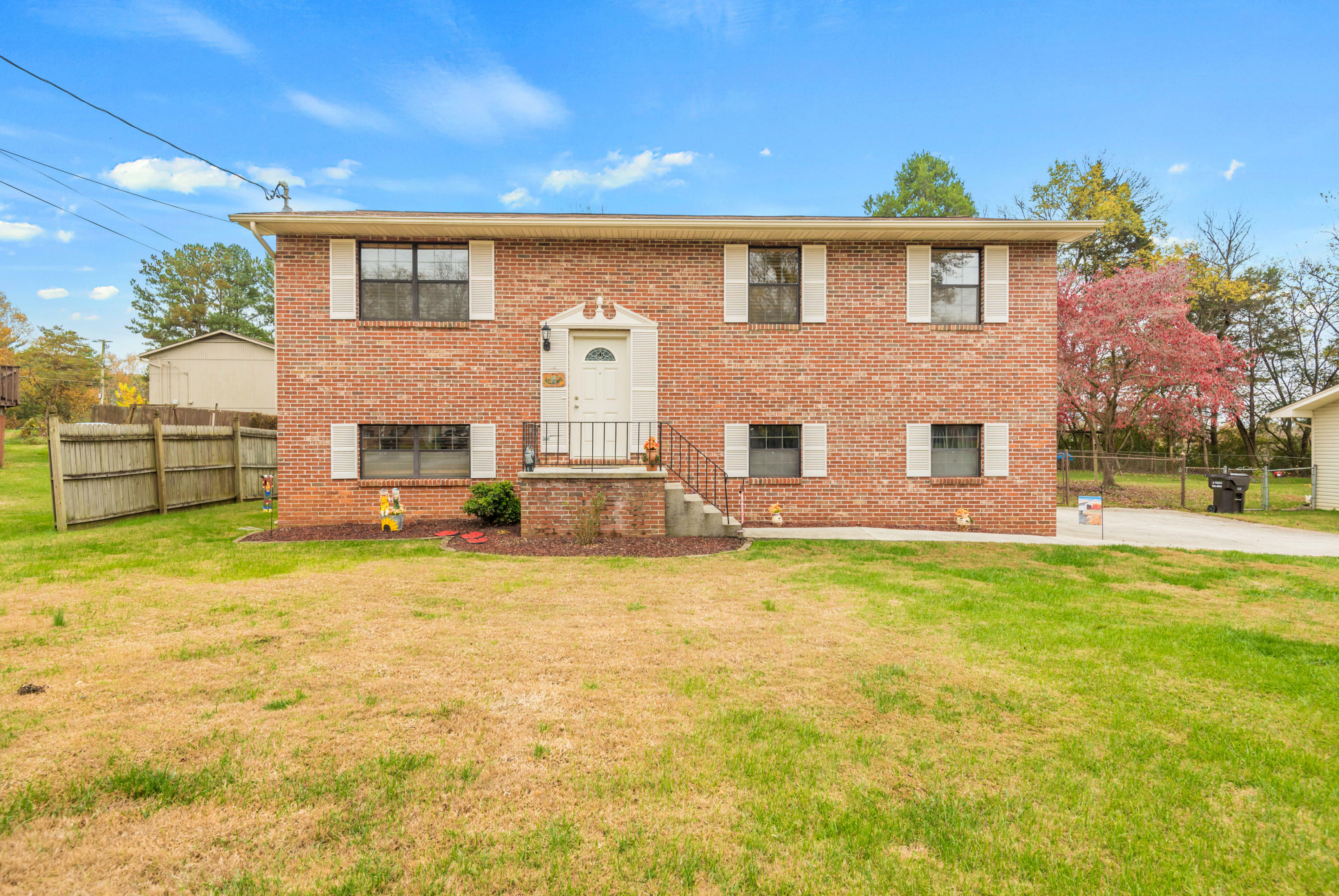 Property Photo: 7604 Hawthorne Drive TN 37919