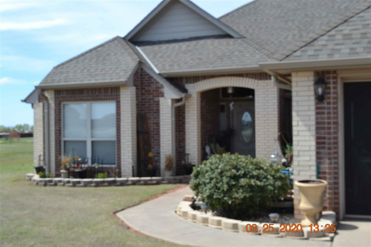 Property Photo:  63 NE Lily Lamb Rd  OK 73541 