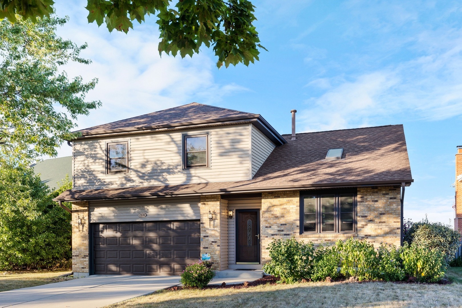 Property Photo:  1520 West Squire Lane  IL 60101 