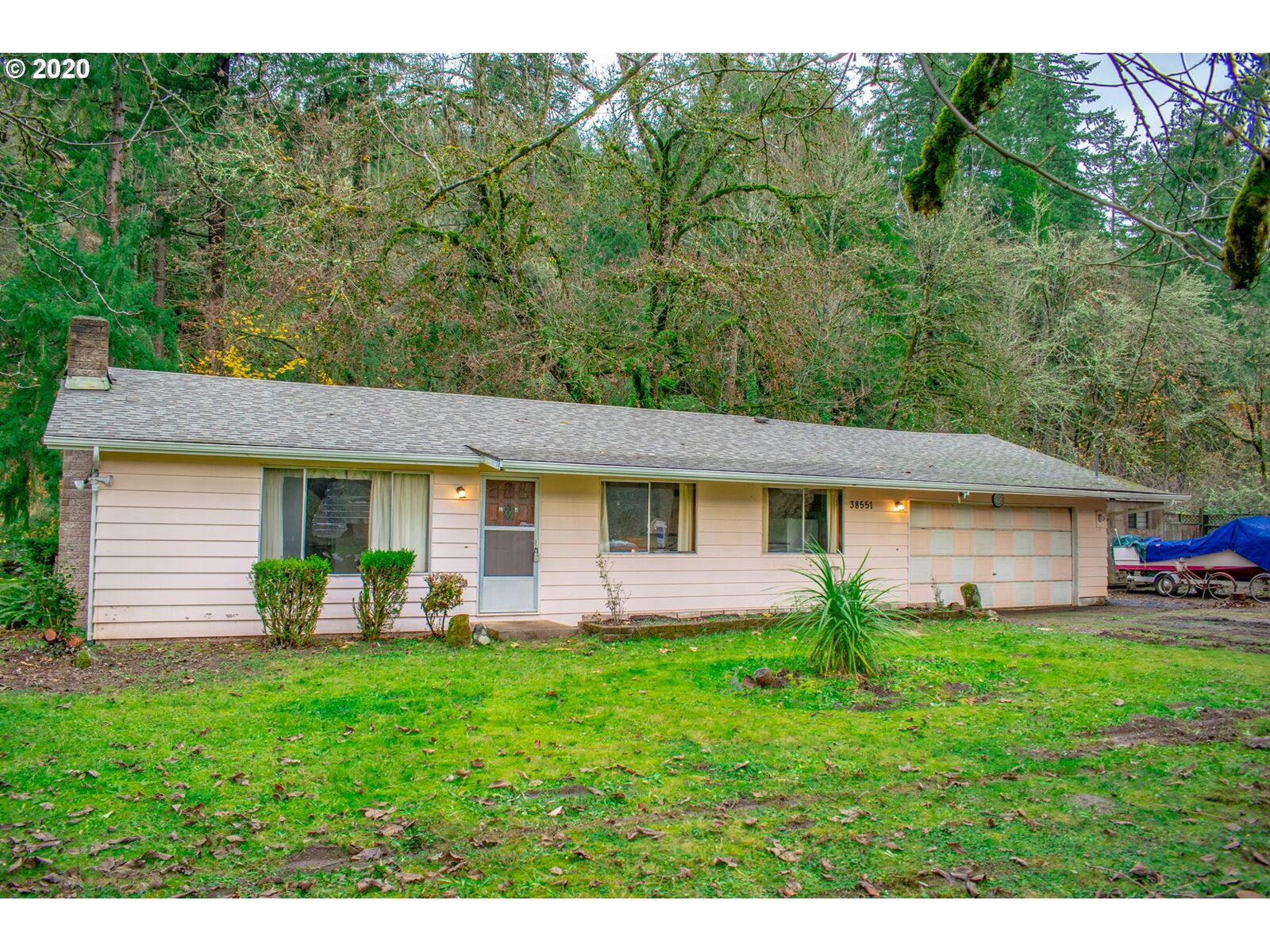 Property Photo:  38551 Jasper Lowell Rd  OR 97438 