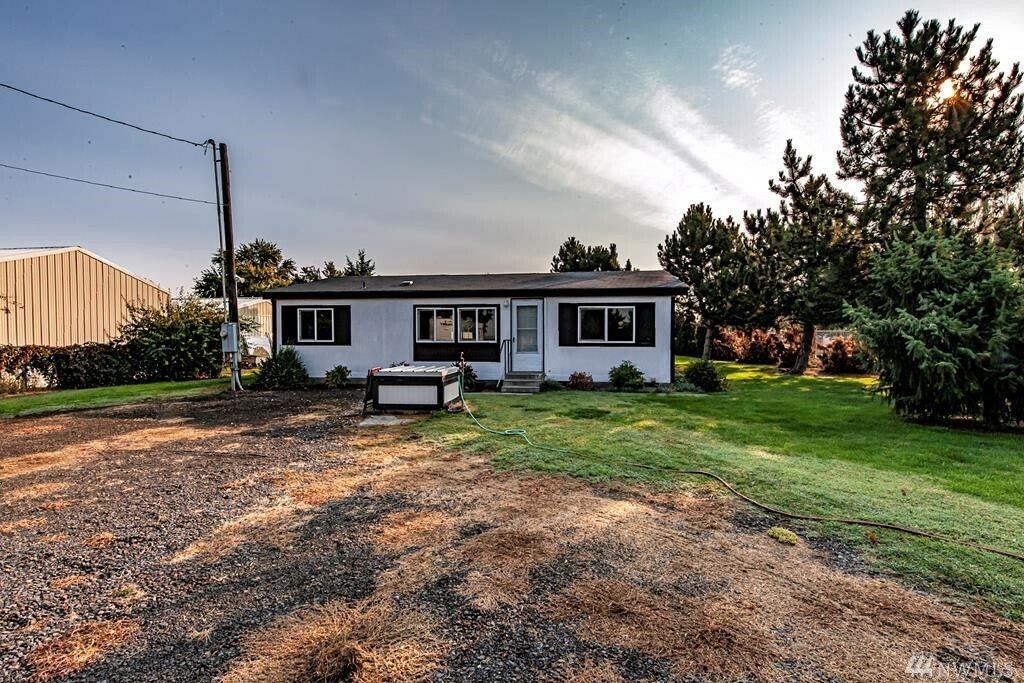 Property Photo:  457 McKinney Rd  WA 99362 