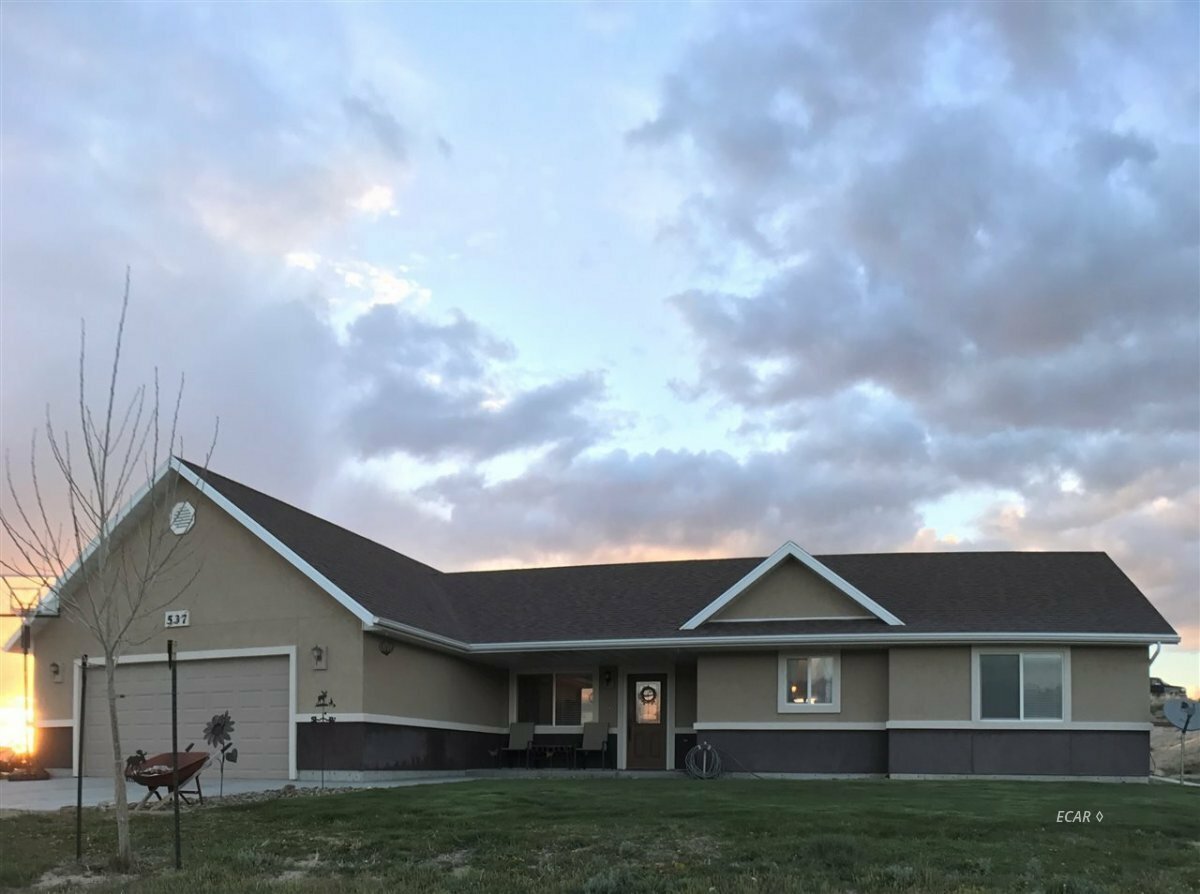 Property Photo: 537 Blackstone Dr NV 89815