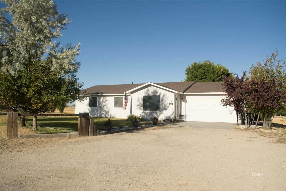 Property Photo:  213 Cascade Dr  NV 89815 