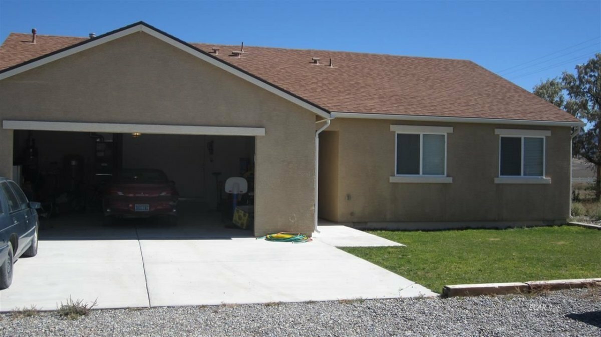 Property Photo:  51 Collingwood Ln  NV 89316 