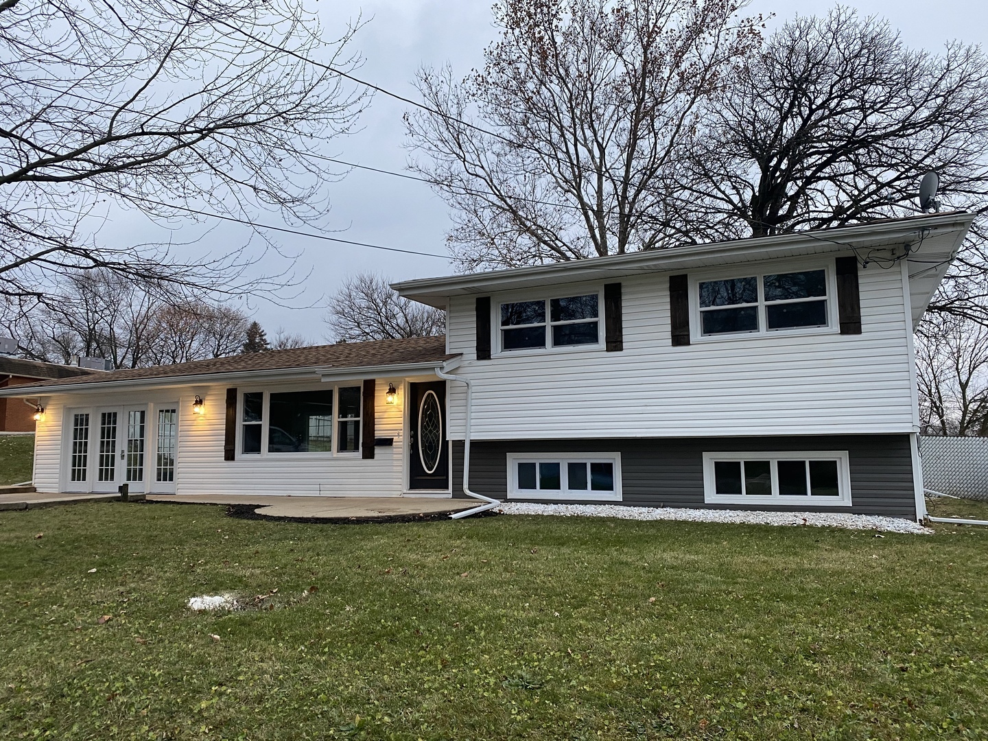 Property Photo:  1325 Douglas Avenue  IL 60538 