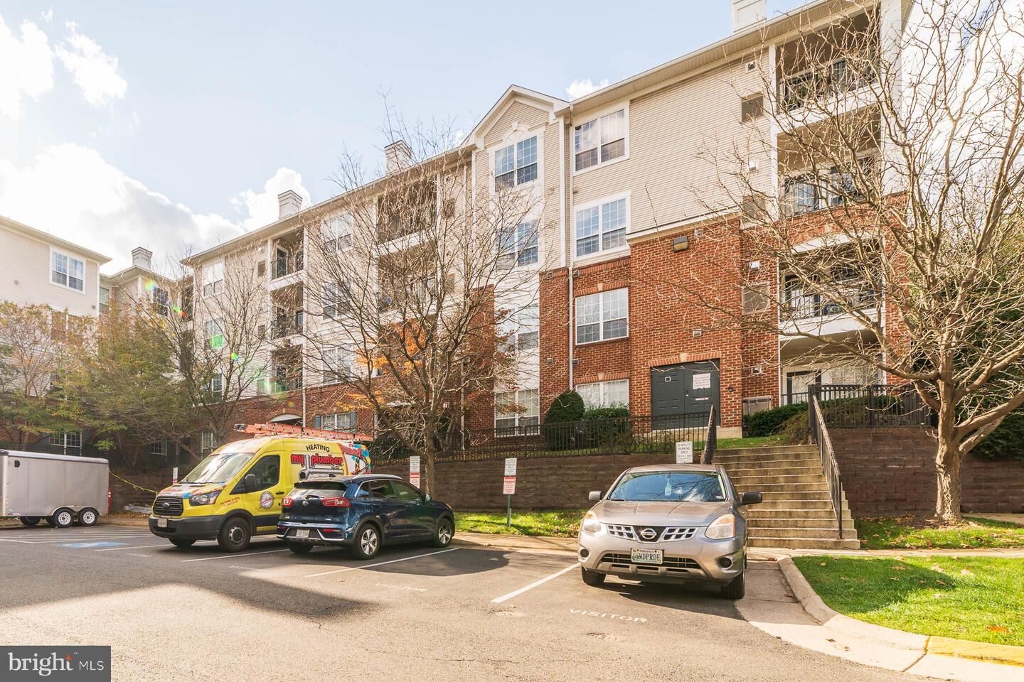 Property Photo:  4870 Eisenhower Avenue 109  VA 22304 