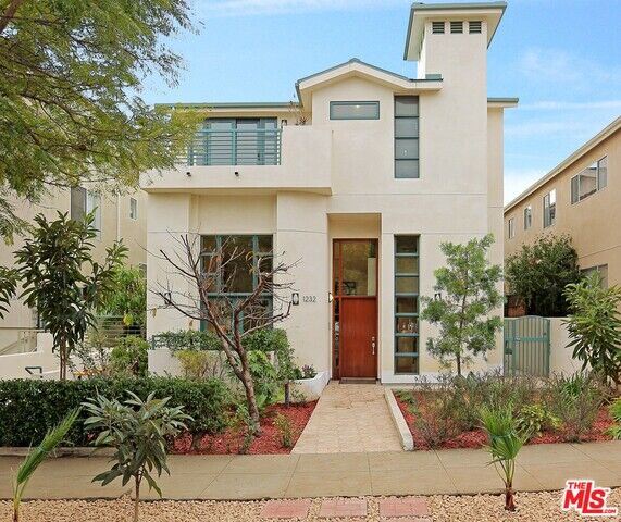 Property Photo:  1232 25th St  CA 90404 