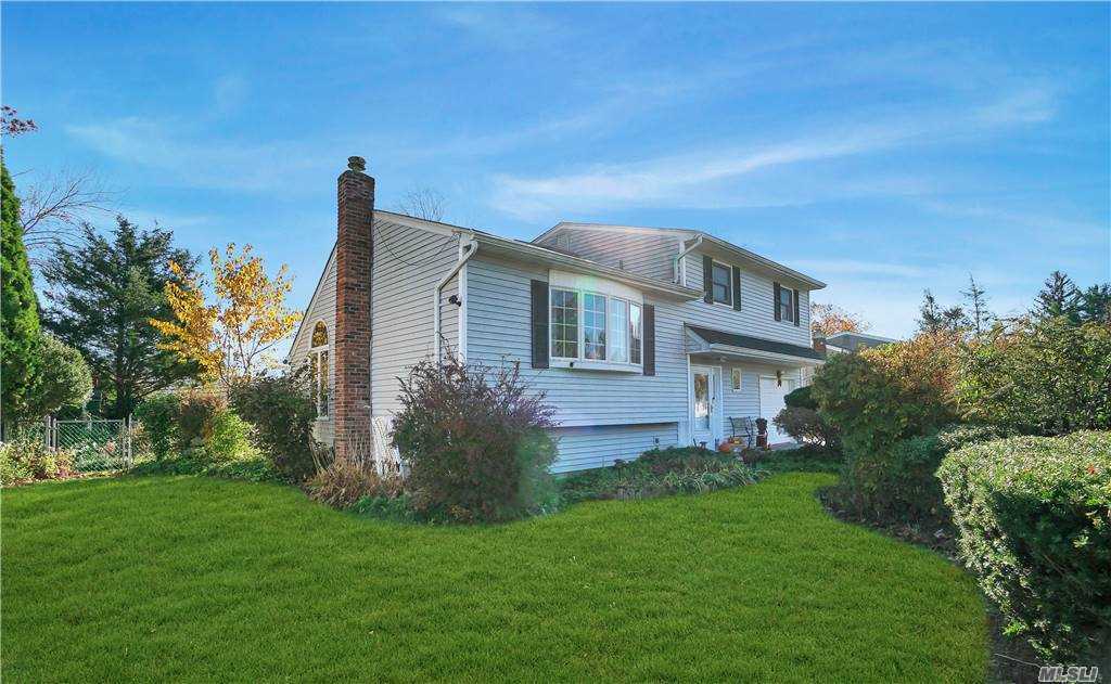 Property Photo:  58 Holiday Park Drive  NY 11788 