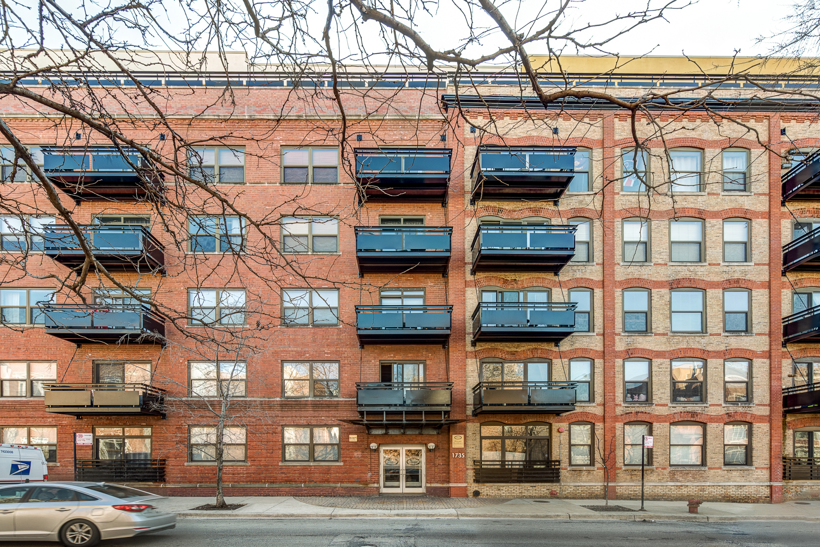 Property Photo:  1735 W Diversey Parkway 411  IL 60614 