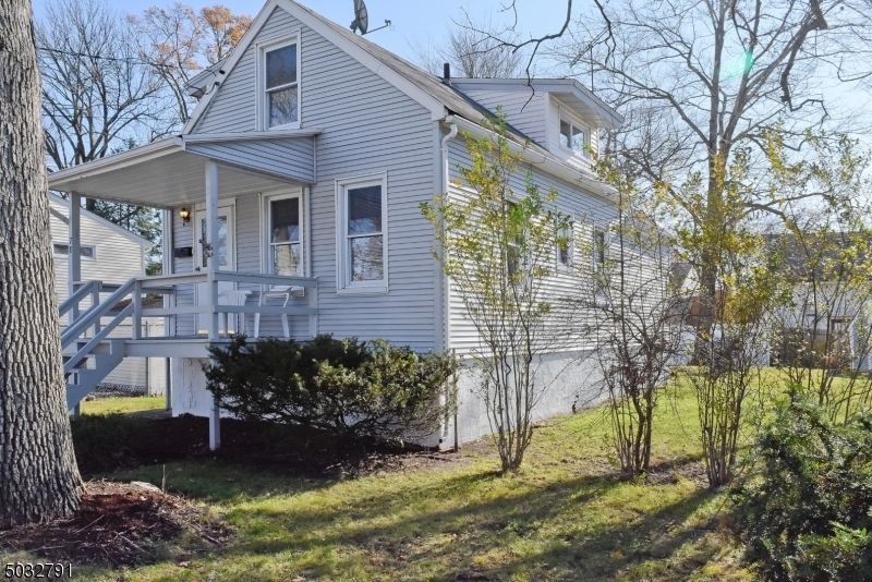 Property Photo:  78 Hamburg Rd  NJ 07054 