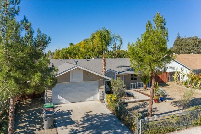 Property Photo:  25063 Lincoln Avenue  CA 92544 