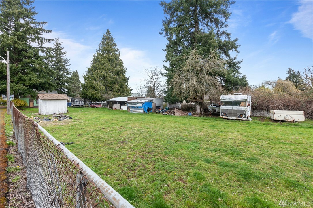 Property Photo:  3003 S 146th St  WA 98168 