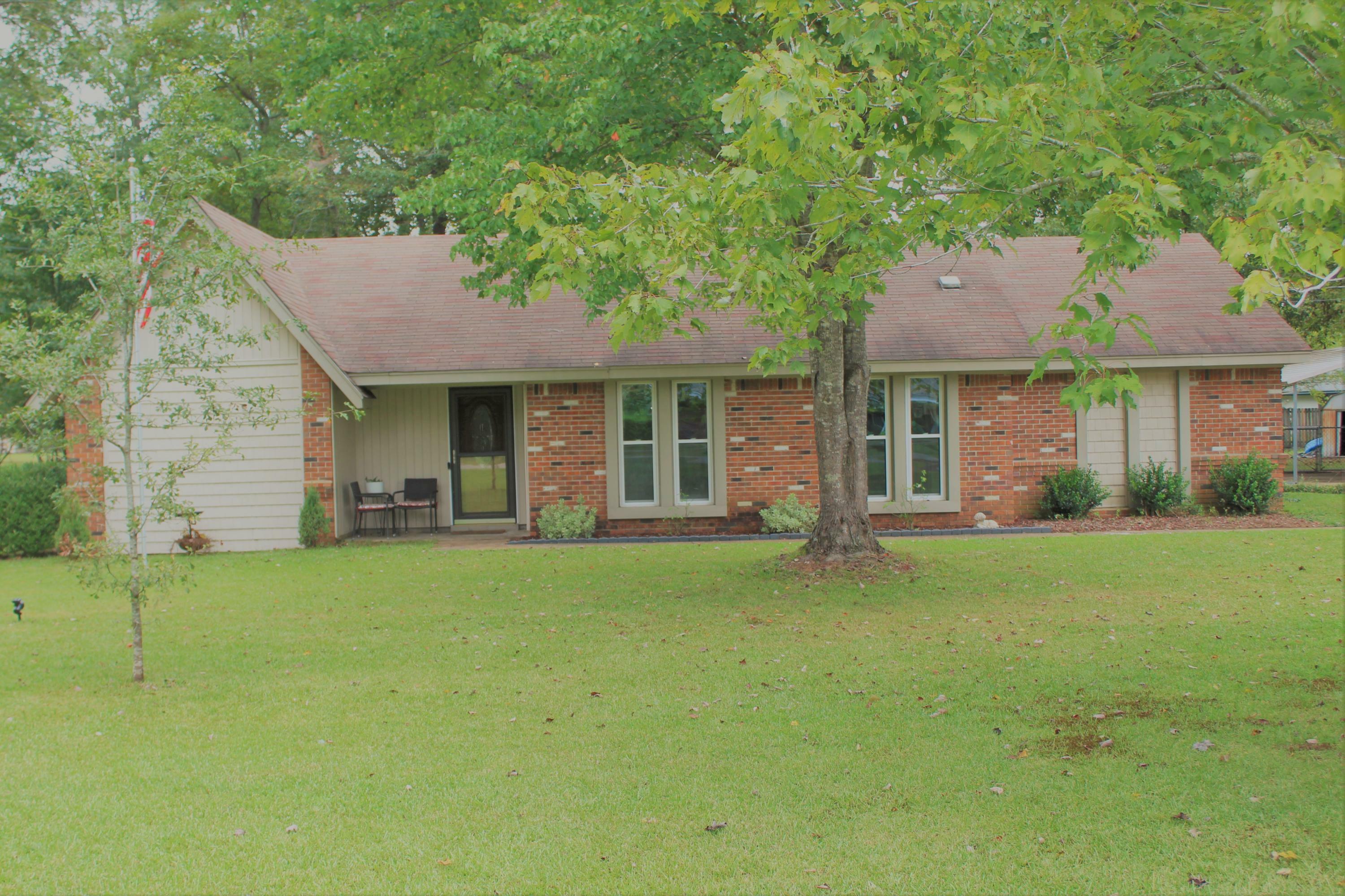 240 Thomas Cir  Columbus MS 39705 photo