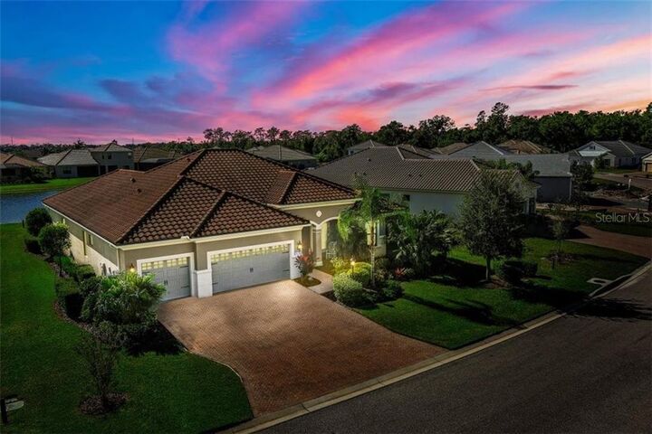 Property Photo: 974 River Wind Circle FL 34212