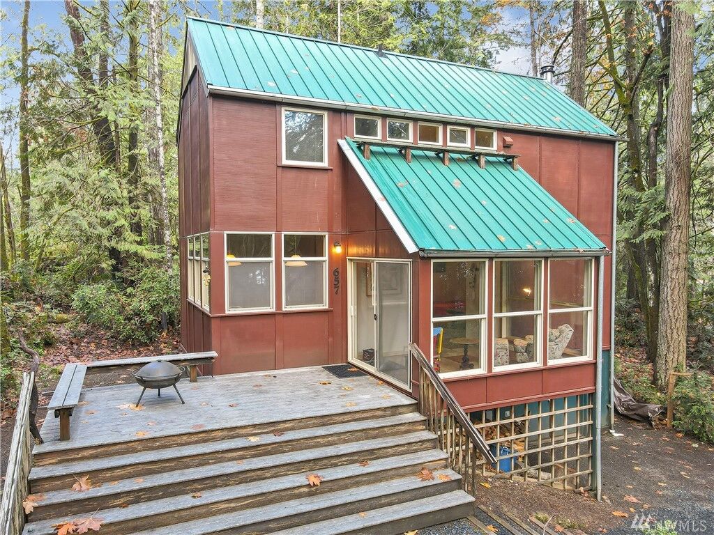 Property Photo:  657 E Pointes Dr E  WA 98584 