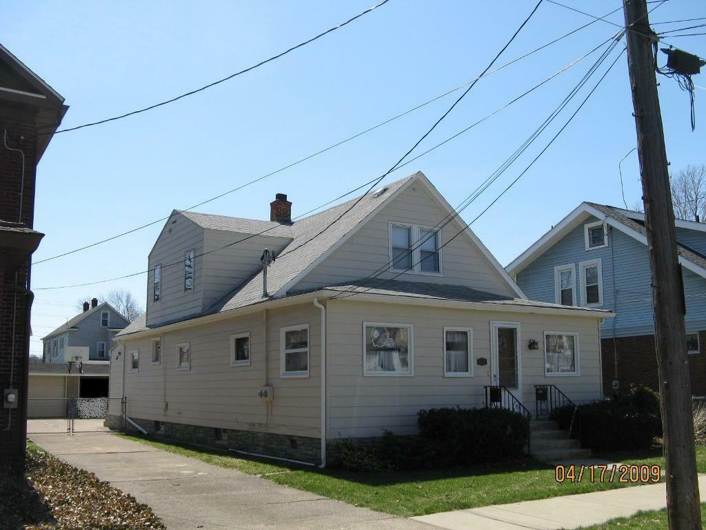 Property Photo:  817 W 31st    Apt 2 Street  PA 16508 