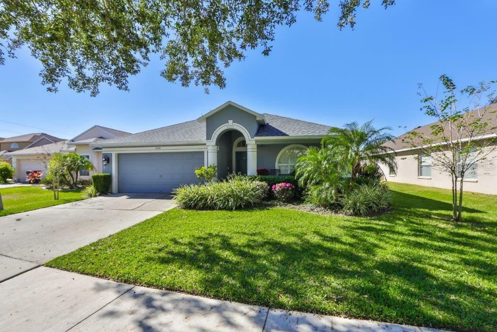 Property Photo:  11721 Pure Pebble Drive  FL 33569 