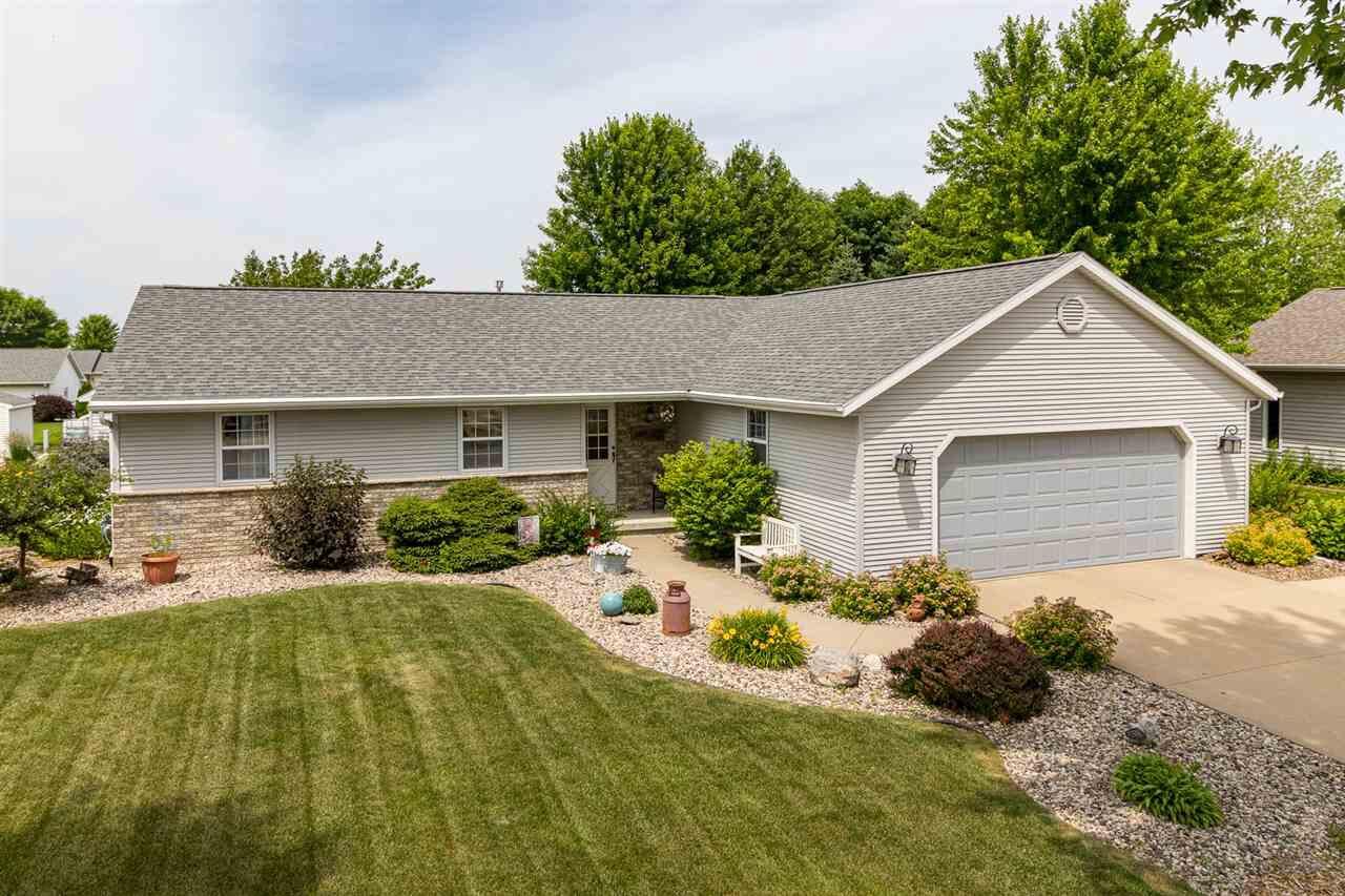 Property Photo:  900 Rolling Meadows Drive  WI 54140 