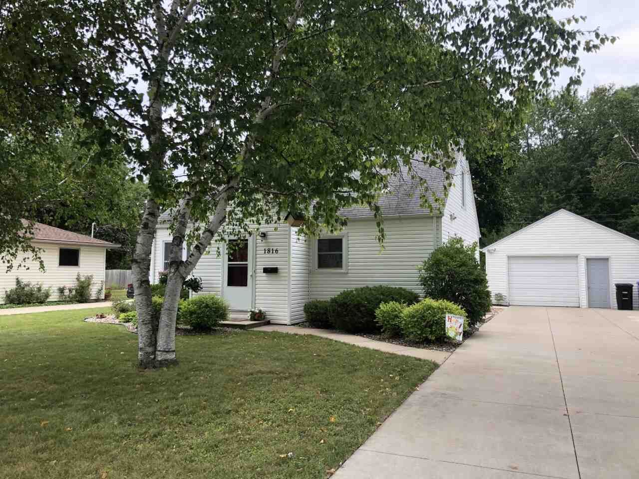 Property Photo:  1816 S Walden Avenue  WI 54915-4230 