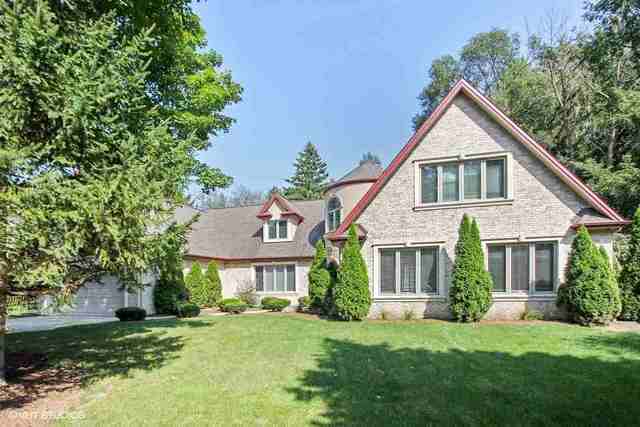 Property Photo: 18 Essex Lane IL 60069