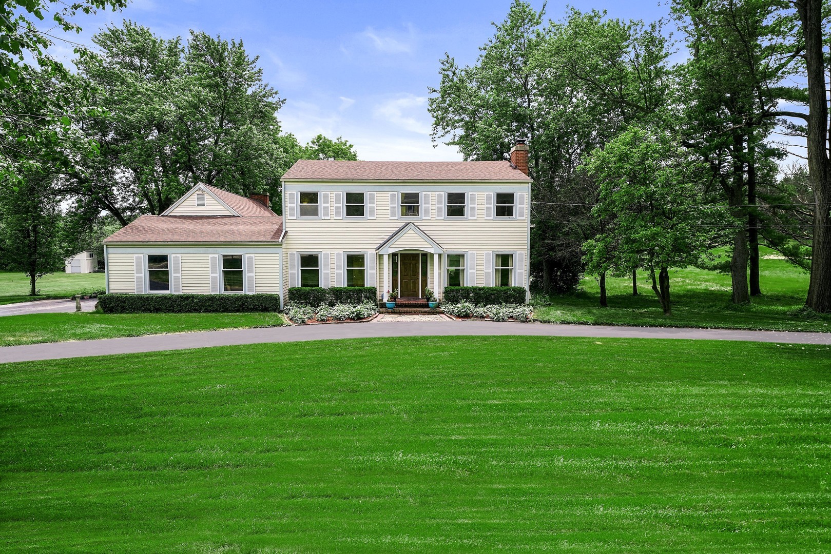 Property Photo:  5 Pine Hill Lane  IL 60523 