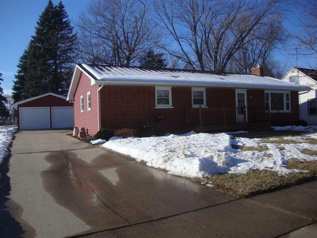 Property Photo:  516 Hamburg Street  WI 54971 