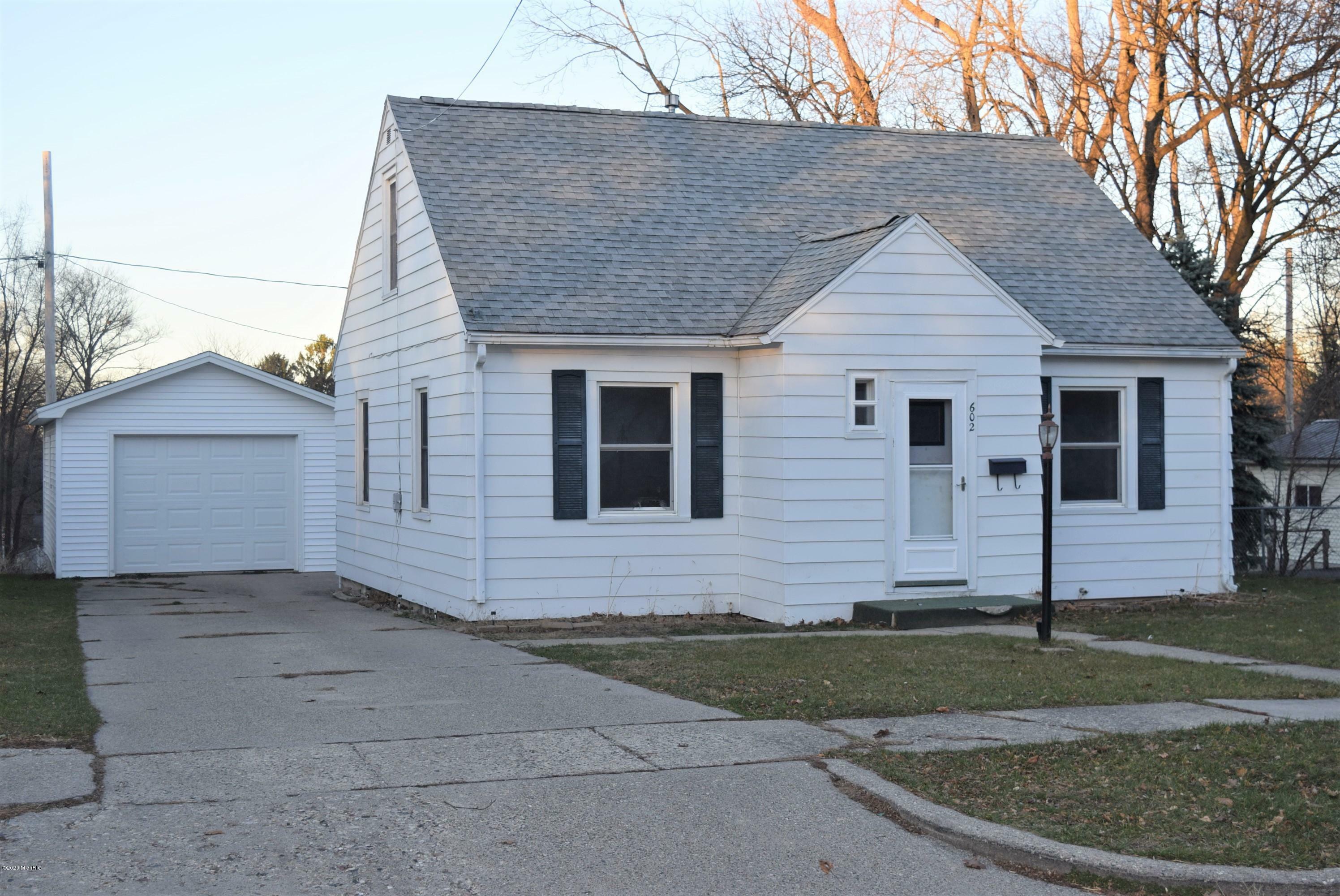 Property Photo:  602 W Orange Street  MI 48838 