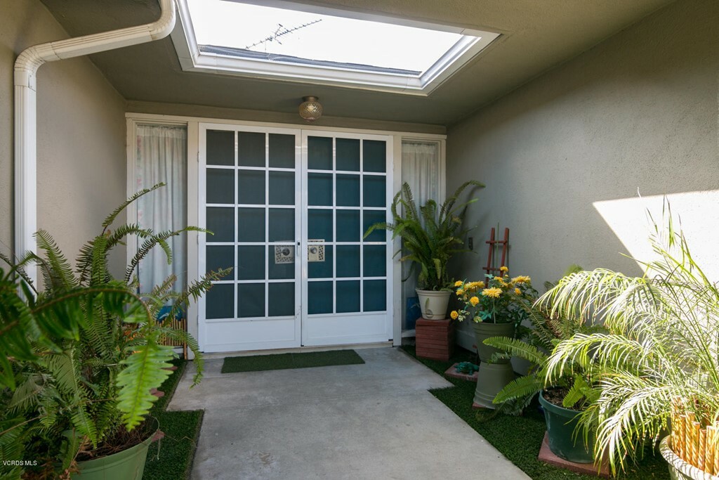 Property Photo:  623 Springfield Avenue  CA 93004 