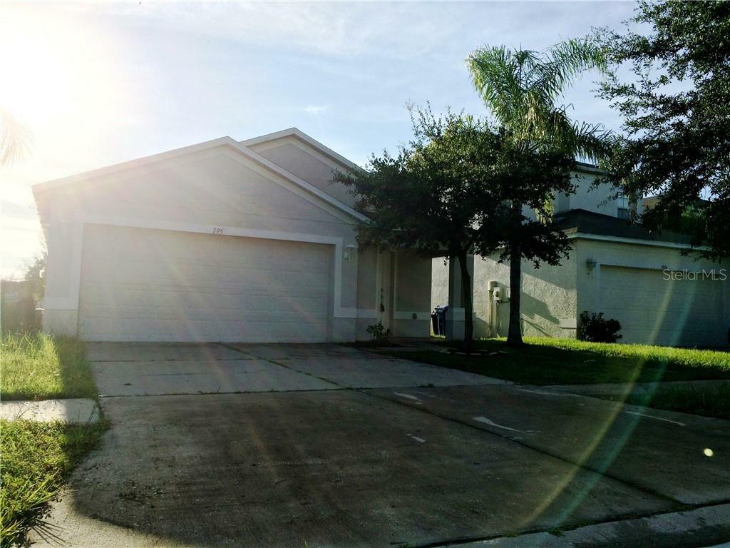 Property Photo:  7955 Carriage Pointe Drive  FL 33534 