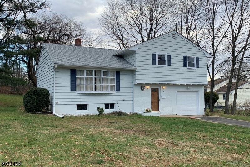 Property Photo:  15 Beechwood Drive  NJ 07876 